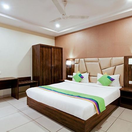 Treebo Trend Sindhura Grand Hotell Hyderabad Exteriör bild