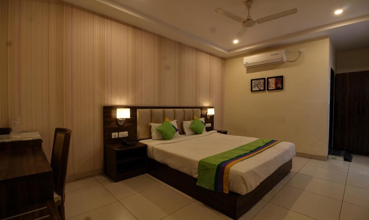 Treebo Trend Sindhura Grand Hotell Hyderabad Exteriör bild