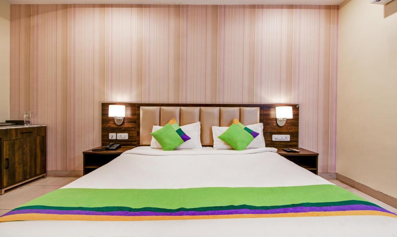Treebo Trend Sindhura Grand Hotell Hyderabad Exteriör bild
