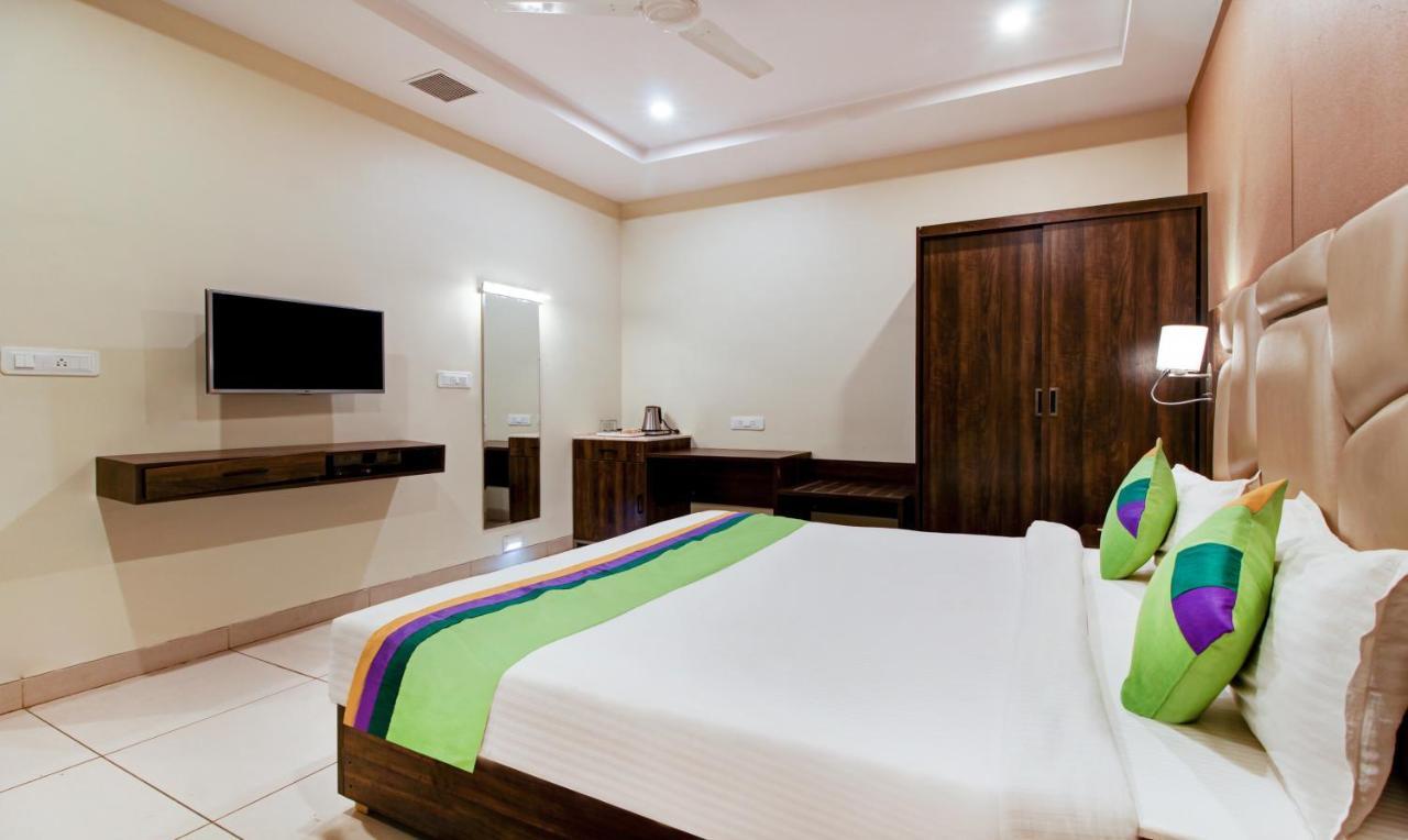 Treebo Trend Sindhura Grand Hotell Hyderabad Exteriör bild