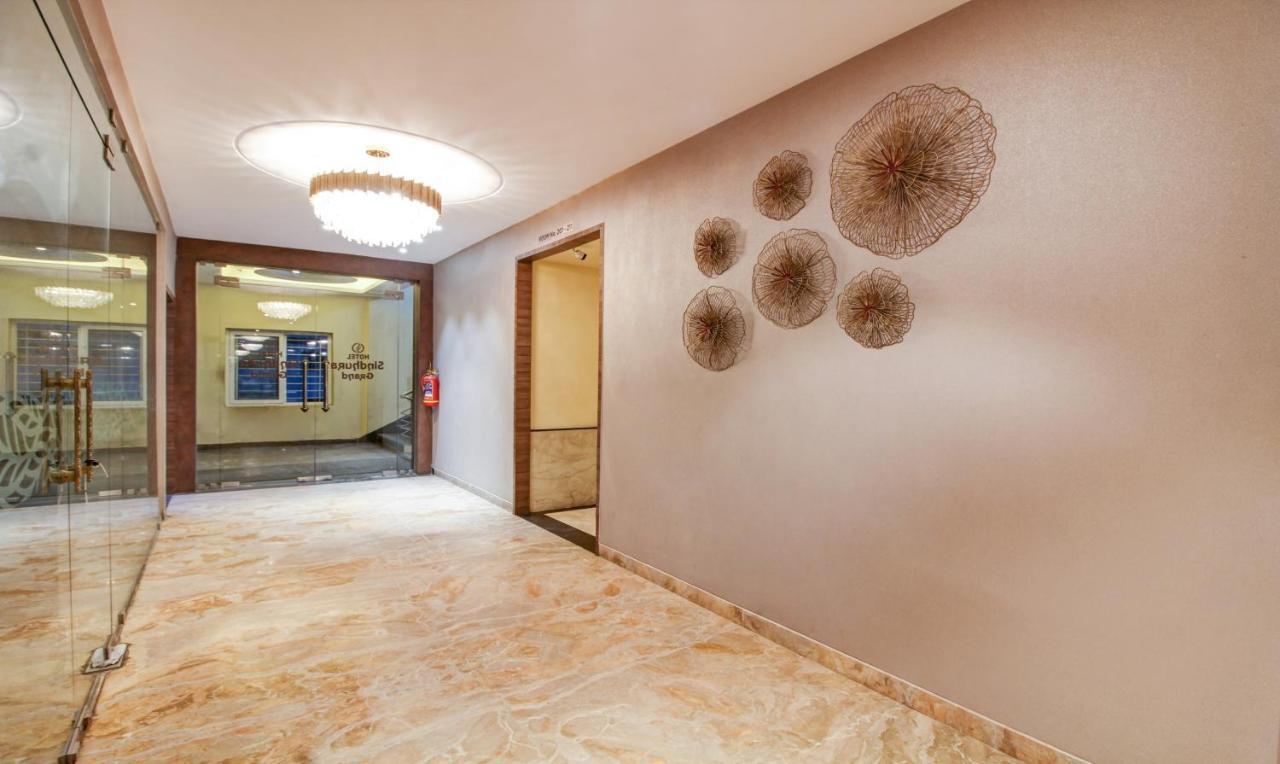 Treebo Trend Sindhura Grand Hotell Hyderabad Exteriör bild