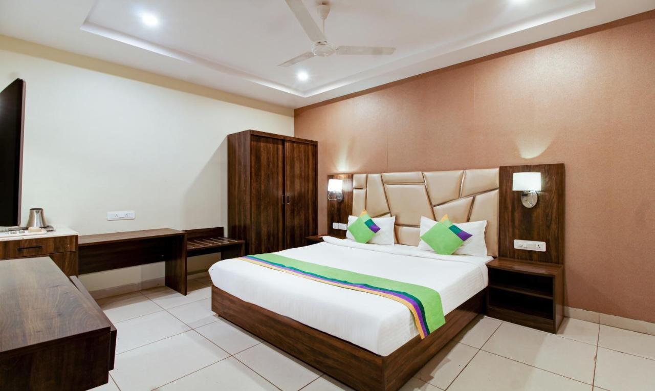 Treebo Trend Sindhura Grand Hotell Hyderabad Exteriör bild