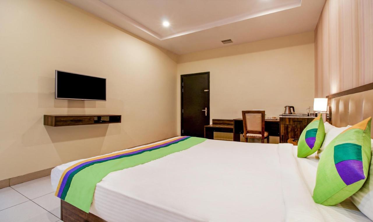 Treebo Trend Sindhura Grand Hotell Hyderabad Exteriör bild