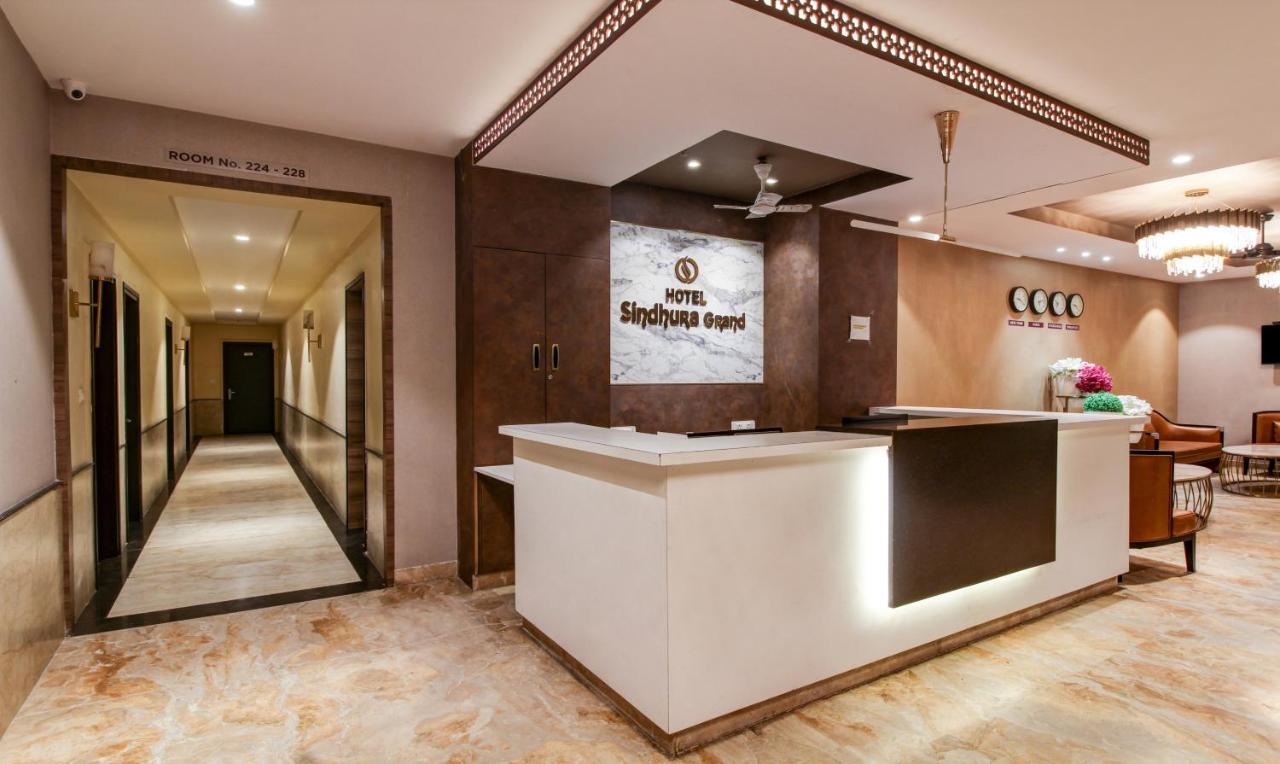 Treebo Trend Sindhura Grand Hotell Hyderabad Exteriör bild