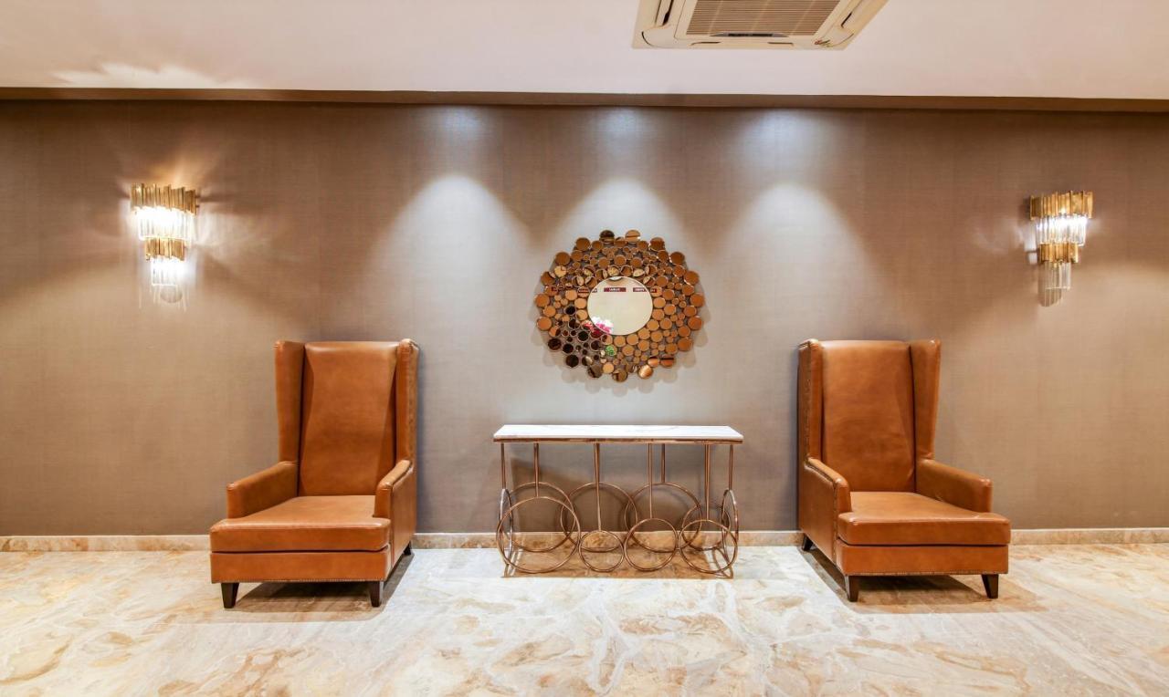 Treebo Trend Sindhura Grand Hotell Hyderabad Exteriör bild