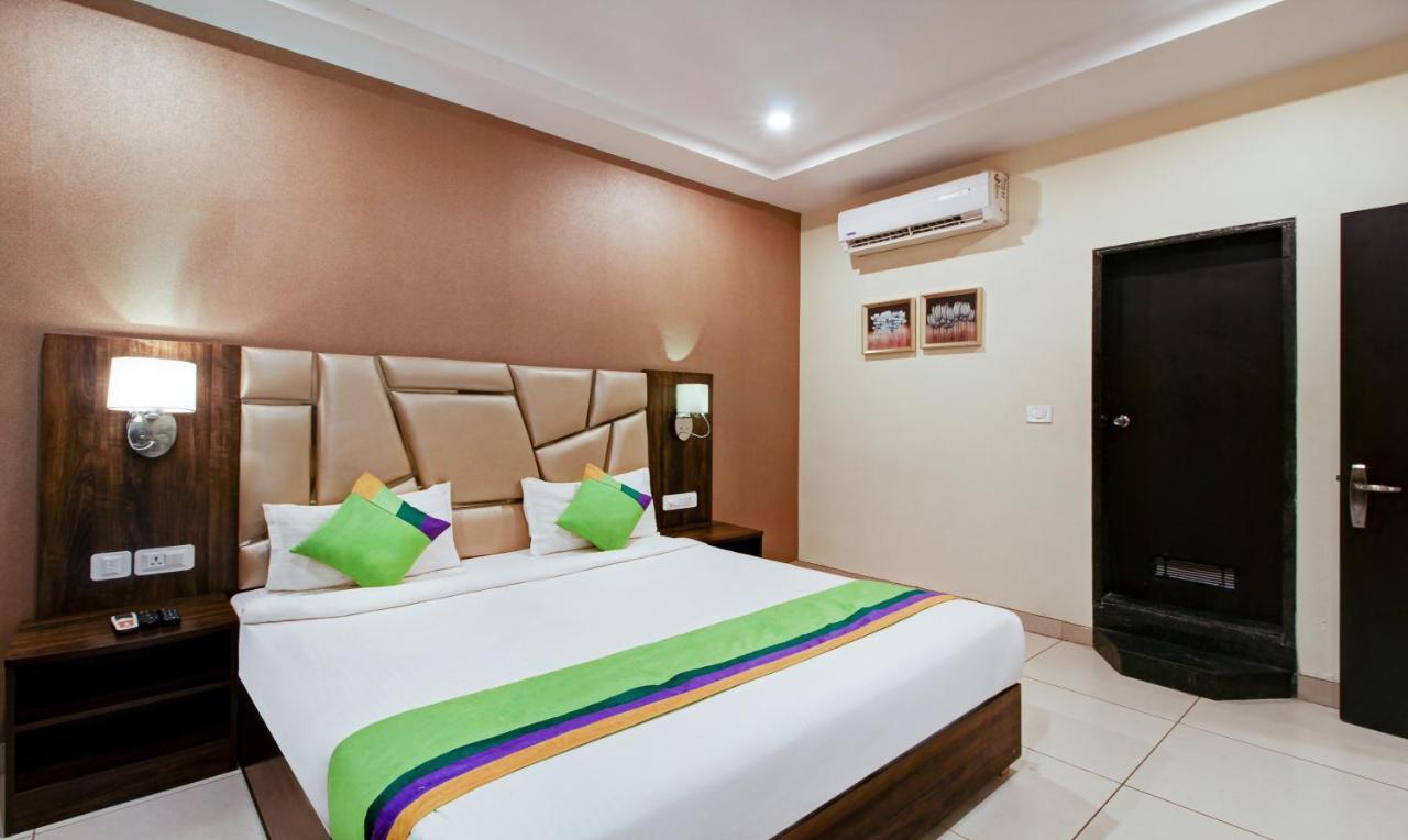 Treebo Trend Sindhura Grand Hotell Hyderabad Exteriör bild