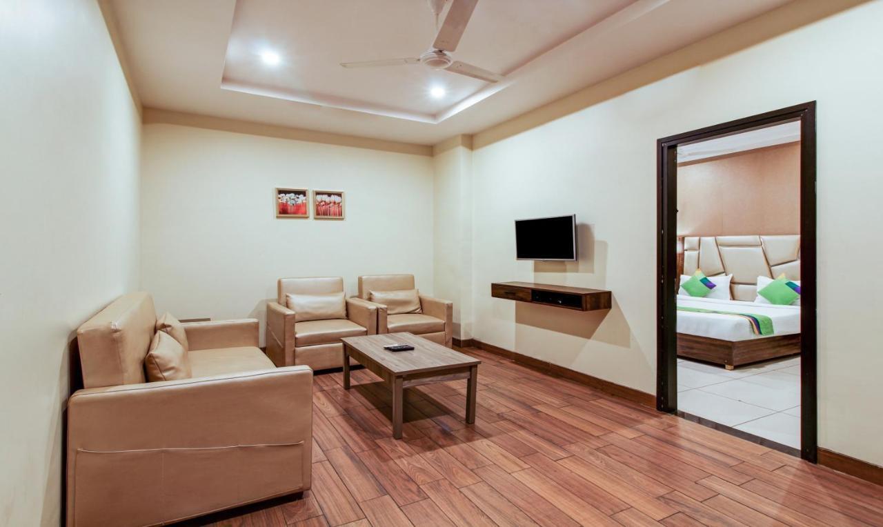 Treebo Trend Sindhura Grand Hotell Hyderabad Exteriör bild